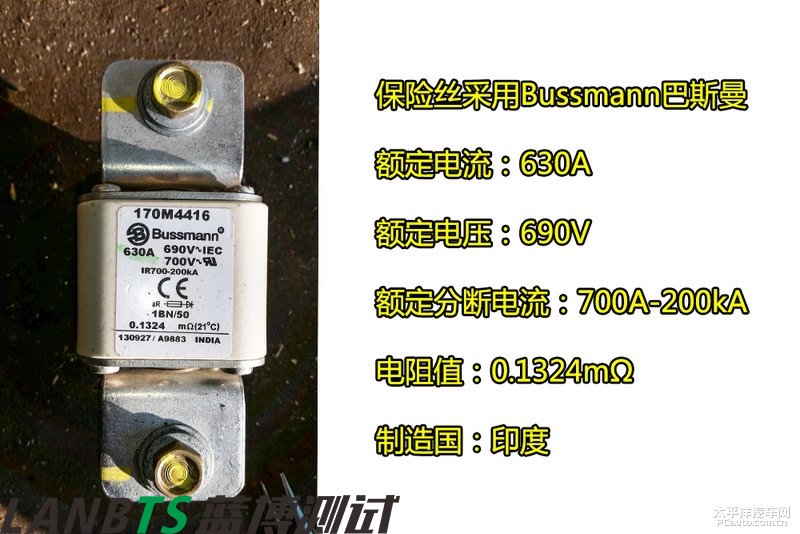 特斯拉电池板拆解：7000多节18650电池 密密麻麻